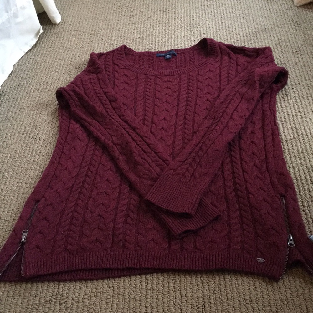 American Eagle sweater